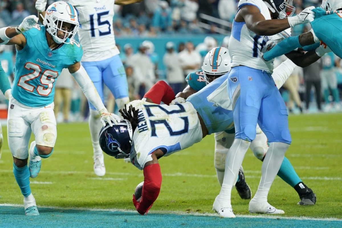 Titans Stun Dolphins 28-27 | Kuwait Times Newspaper