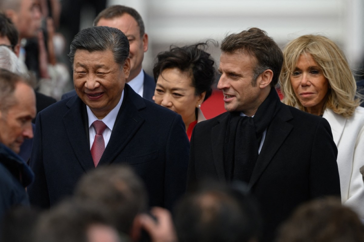 Macron reçoit Xi dans les montagnes françaises