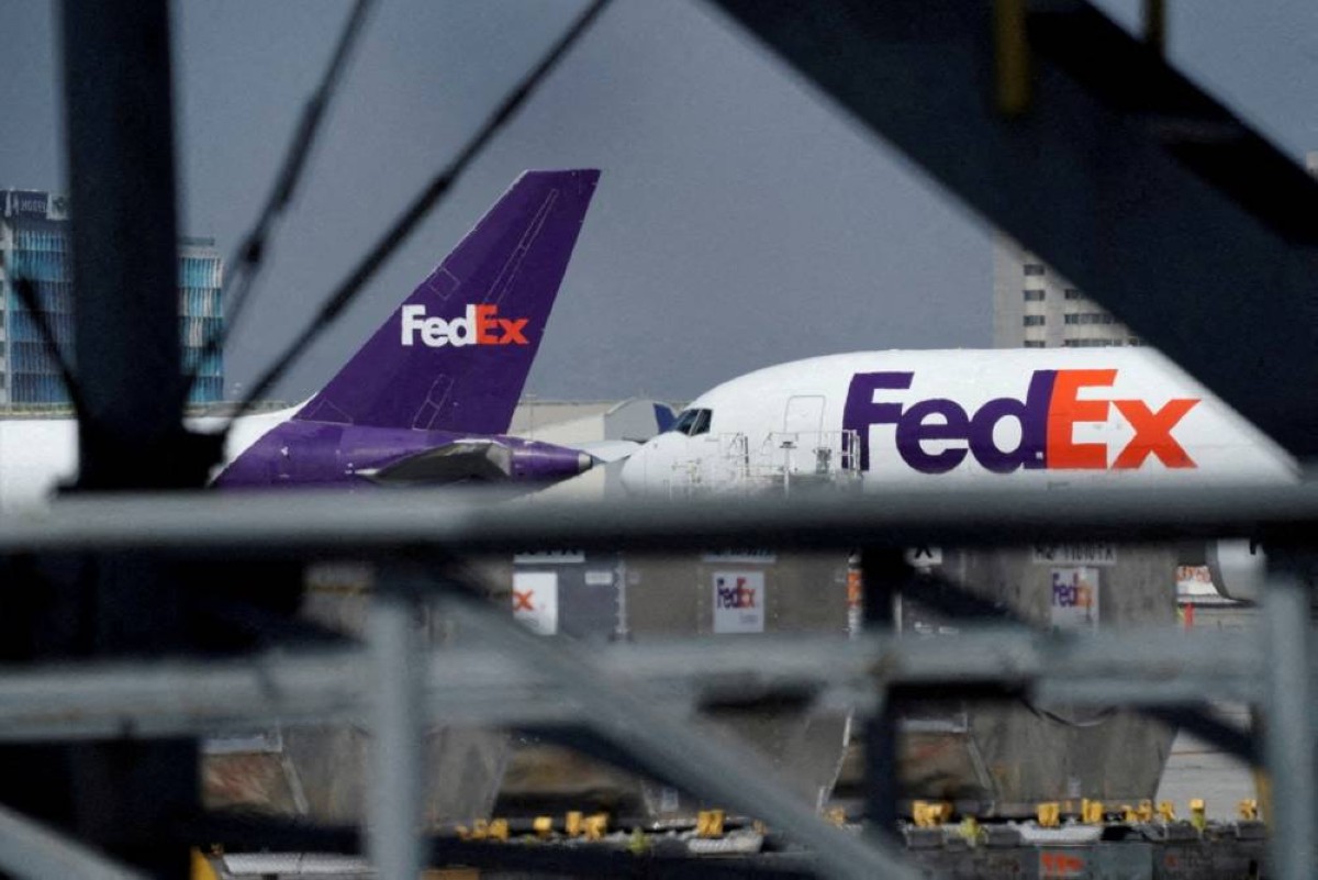 FedEx climbs on cheery annual profit forecast | kuwaittimes