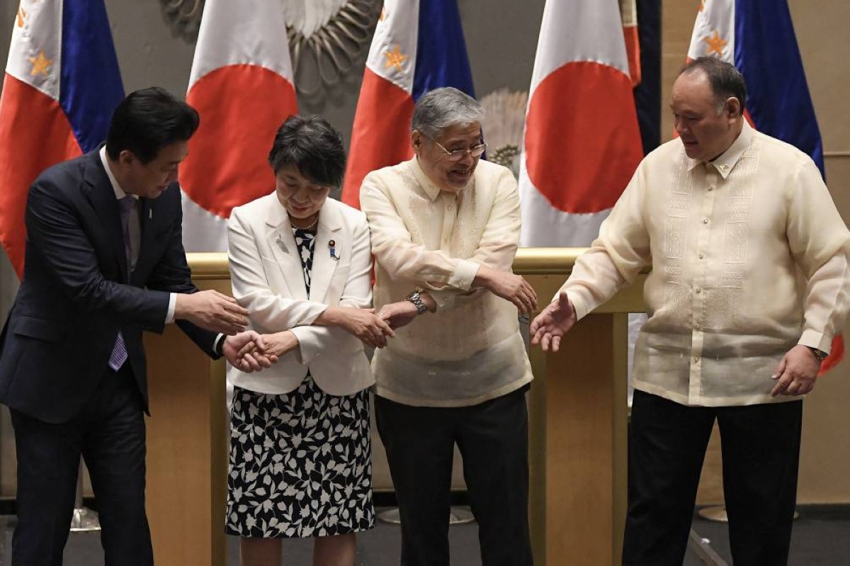 Philippines Japan Sign Key Defense Pact Kuwait Times Newspaper