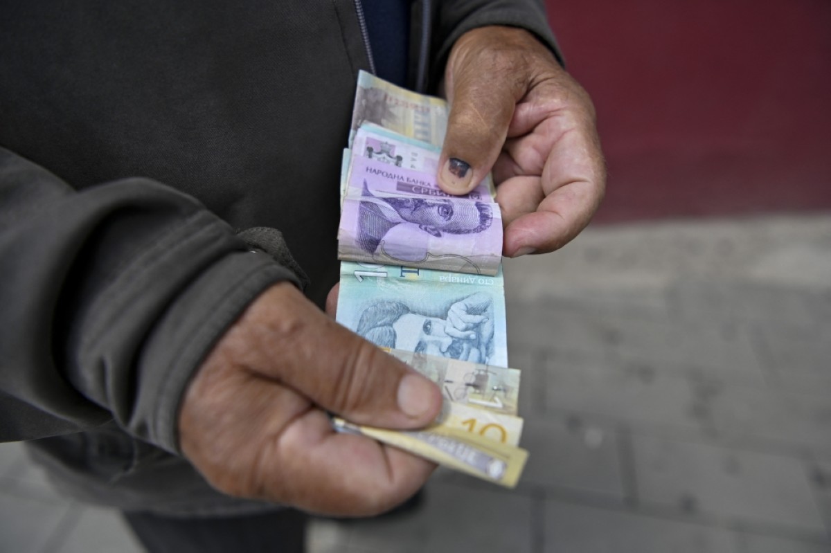 Fed up': Dinar currency ban bites in Kosovo | kuwaittimes