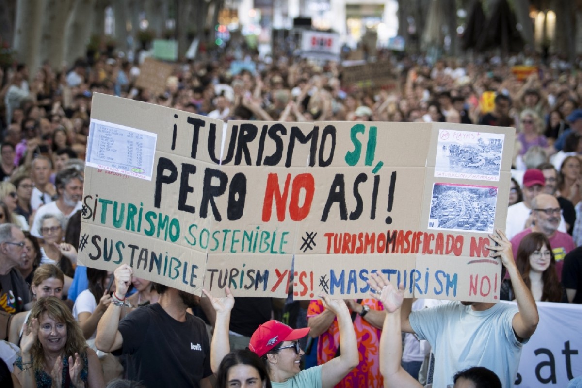 20,000 rally against overtourism in Spain’s Mallorca