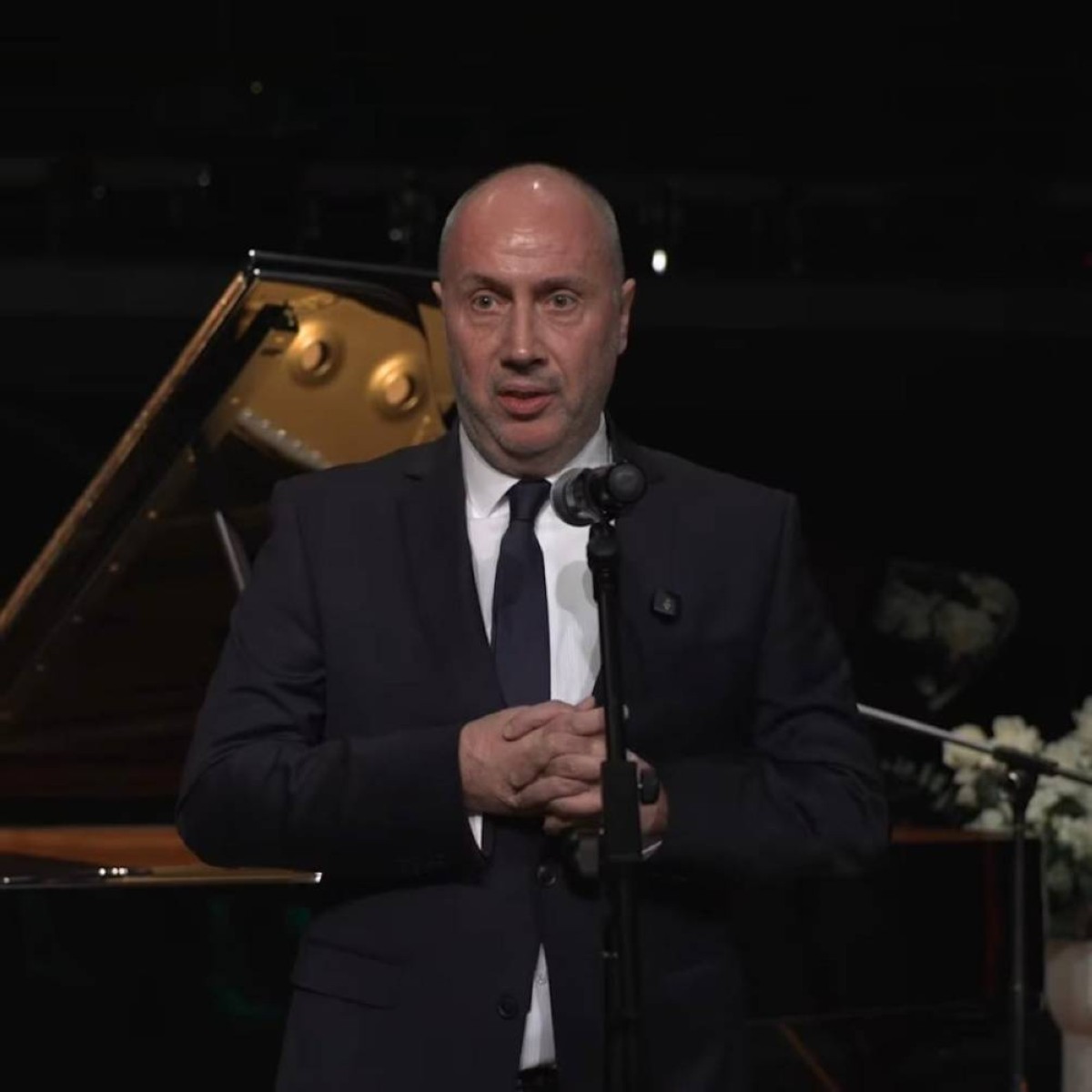 Hungarian Ambassador to Kuwait, András Szabó during his opening speech at the musical night.