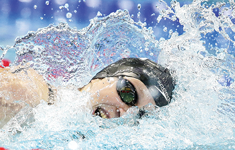 United States' Katie Ledecky swims in the women's 200m freestyle final at the Swimming World Championships in Kazan, Russia, Wednesday, Aug. 5, 2015. (AP Photo/Michael Sohn)