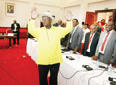 nnKAMPALA: Ugandan President, Yoweri Museveni gestures to delegates attending the Burundi peace talks at Entebbe State House. - AP n