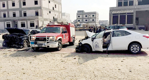 KUWAIT: Wafra firemen rushed to the scene where a car crashed in residential Sabah Al-Ahmad area. Two persons were injured and one was found dead