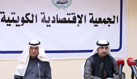 KUWAIT: Financial expert Jassem Al-Saadoun (left) attends a symposium organized by the Kuwait Economic Society. — Photo by Yasser Al-Zayyat