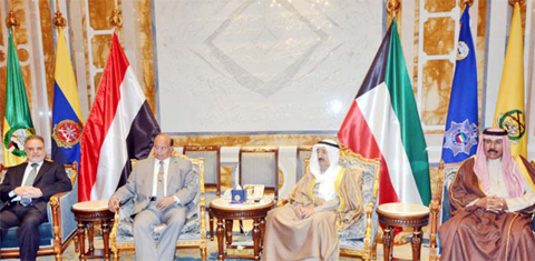 KUWAIT: His Highness the Amir Sheikh Sabah Al-Ahmad Al-Jaber Al-Sabah meets Yemeni President Abd Rabbuh Mansur Hadi, in presence of His Highness the Crown Prince Sheikh Nawaf Al-Ahmad Al-Jaber Al-Sabah. — Amiri Diwan photos