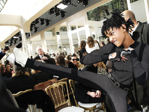 Willow Smith does a kick boxing move before Chanel’s Fall-Winter 2016-2017 ready to wear fashion collection presented in Paris.—AP