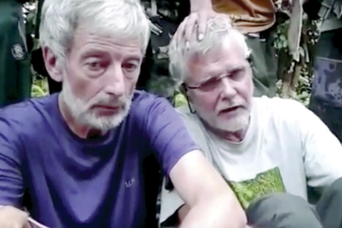 MANILA: This image shows Canadians John Ridsdel (right) and Robert Hall. Canada’s Prime Minister Justin Trudeau confirmed that the decapitated head of a Caucasian male recovered on Monday, April 25, 2016 in the southern Philippines belongs to Ridsdel, who was taken hostage by Abu Sayyaf militants in September 2015. — AP