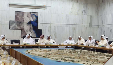 KUWAIT: A scene from yesterday’s meeting of the Municipal Council’s reform and development committee.