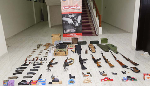Weapons and ammunition confiscated inside a man’s house who had kept them without a license.