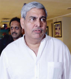MUMBAI: Chief Shashank Manohar leaves after attending a special meeting at BCCI headquarters in Mumbai. Manohar resigned yesterday as president of the Indian cricket board, reports and a senior source within the organization said.— AFP