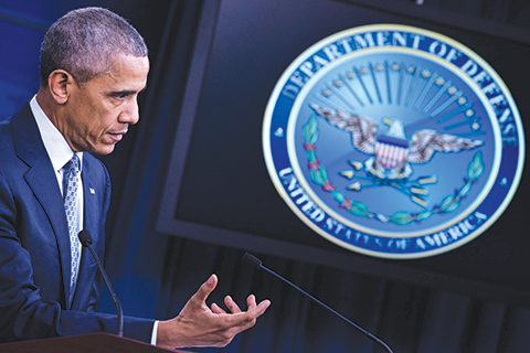 US President Barack Obama speaks at a press conference at the Pentagon in Washington, DC on August 4, 2016. / AFP PHOTO / Brendan Smialowski