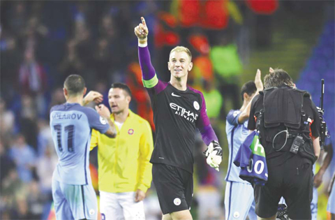 Manchester City 1-0 Steaua Bucuresti: Fans hail Joe Hart as Blues reach  Champions League group stage