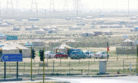 KUWAIT: File photos show an area of the Kuwait desert where tents have been set up for people to enjoy the cooler winter months. Kuwait’s camping season runs from November until end of March. — Photo by Yasser Al Zayyat