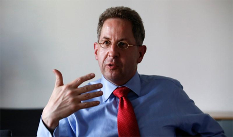 File photo : Hans-Georg Maassen from the Federal Office for the Protection of the Constitution (BfV) gestures during an interview in Berlin, Germany August 4, 2015. REUTERS