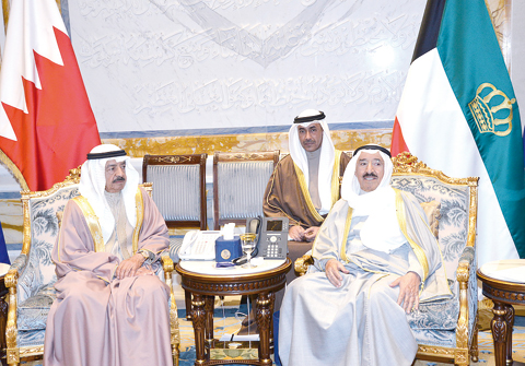 KUWAIT: His Highness the Amir Sheikh Sabah Al-Ahmad Al-Jaber Al-Sabah received visiting Bahraini Prime Minister Prince Khalifa Bin Salman Al Khalifa. —KUNA photos