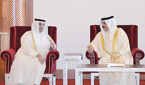 Bahrain’s King Hamad bin Isa Al Khalifa meets with Kuwait’s Finance Minister Dr Nayef Al-Hajraf
