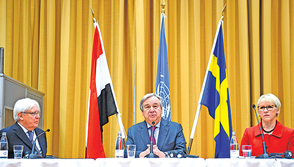 RIMBO: The United Nations' Secretary General Antonio Guterres, center, holds a press conference together with Sweden's Minister for Foreign Affairs Margot Wallstrom, right, and UN special envoy to Yemen Martin Griffiths following peace consultations taking place at Johannesberg Castle in Rimbo, north of Stockholm, Sweden.-AFP n