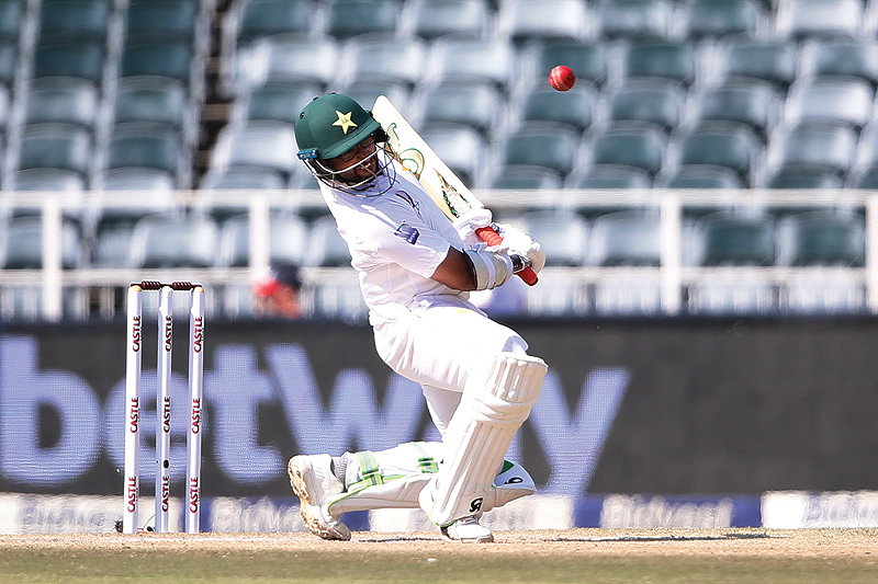 JOHANNESBURG: Pakistan batsman Imam-Ul-Haq avoids a bounce during the third day of the third Cricket Test match between South Africa and Pakistan at Wanderers cricket stadium in Johannesburg on January 13, 2019. - AFP n