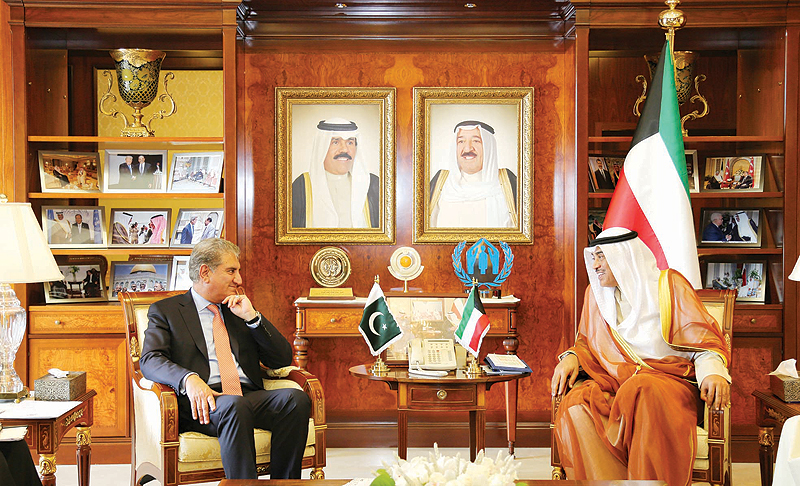 KUWAIT: Kuwaiti Deputy Prime Minister and Foreign Minister Sheikh Sabah Al-Khaled Al-Hamad Al-Sabah meets with Pakistani Foreign Minister Shah Mehmood Qureshi. — KUNA