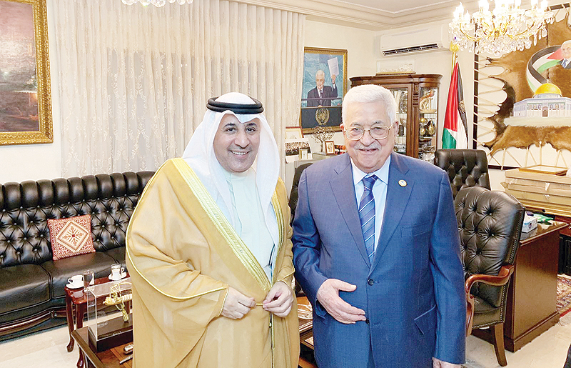 AMMAN: Palestinian President Mahmoud Abbas meets with Kuwaiti Ambassador to Jordan Aziz Al-Daihani. - KUNAn