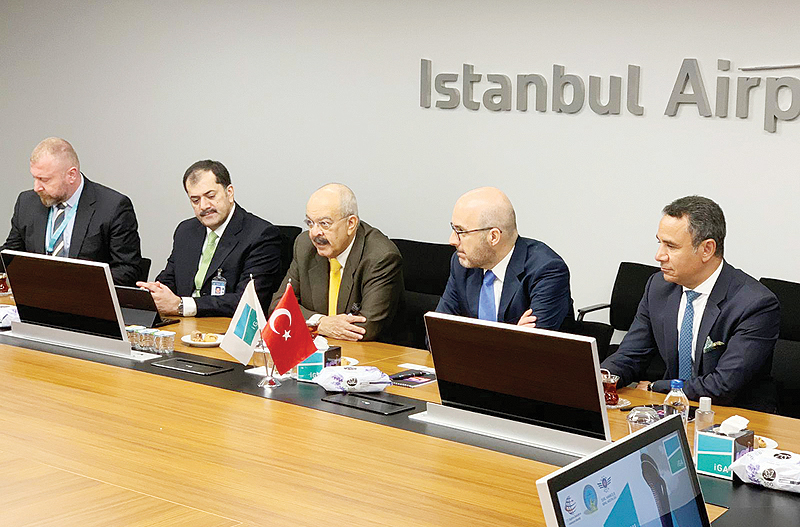 ISTANBUL: Kuwait Airways Chairman Yousef Al-Jassem (center) holds talks with officials from IGA. — KUNA