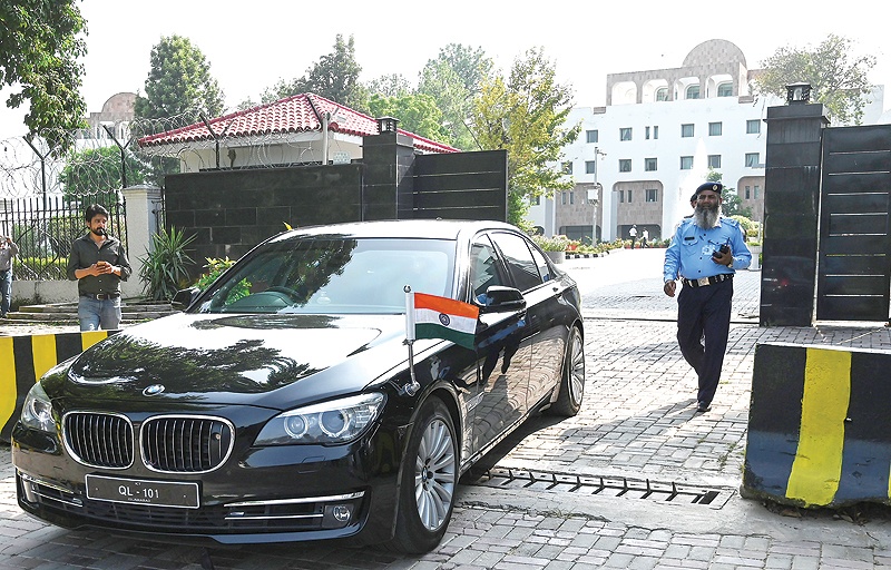 ISLAMABAD: A car carrying Indian diplomats is pictured as they leave the Pakistan’s Foreign Ministry building after meeting with an Indian spy Commander Kulbhushan Jadhav, a serving Indian naval officer and RAW operative. — AFP