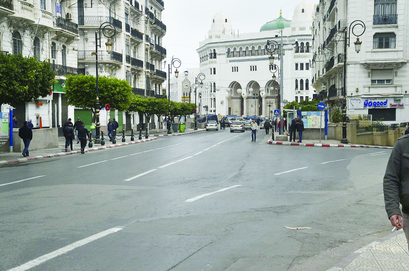 An empty street in the Algerian capital Algiers on March 20, 2020. - A total of 82 cases of coronavirus COVID-19 have been confirmed in Algeria, according to the health ministry. An 83rd case was detected in an Italian national, who has since returned to Italy. Two more virus deaths were registered in Algeria yesterday, the health ministry said, bringing to eight the number of fatalities from COVID-19 since the first case was registered in the country at the end of February. (Photo by RYAD KRAMDI / AFP)