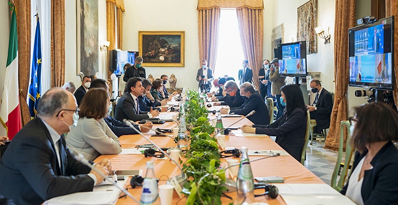 ROME: Italy’s Prime Minister Giuseppe Conte (fourth left) attending, along with members of the Italian government, a video conference with EU and IMF leaders from Villa Pamphili in Rome, as the country eases its lockdown aimed at curbing the spread of the COVID-19 infection.—AFP