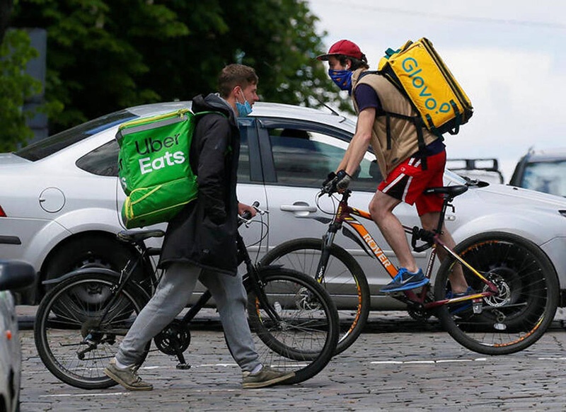 BARCELONA: On-demand delivery service Glovo said on Monday it will offset all its carbon emissions by the end of 2021. —  Reuters