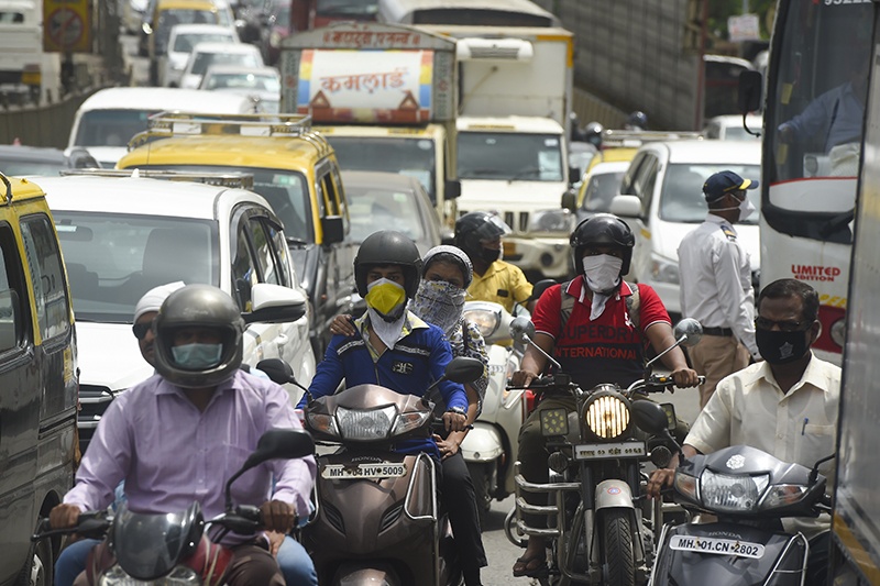 MUMBAI: Commuters are seen in a traffic jam during rush hour as places of religious worship, hotels, restaurants and shopping malls are allowed to operate again after more than two months of lockdown imposed as a preventive measure against the COVID-19 coronavirus. - AFP