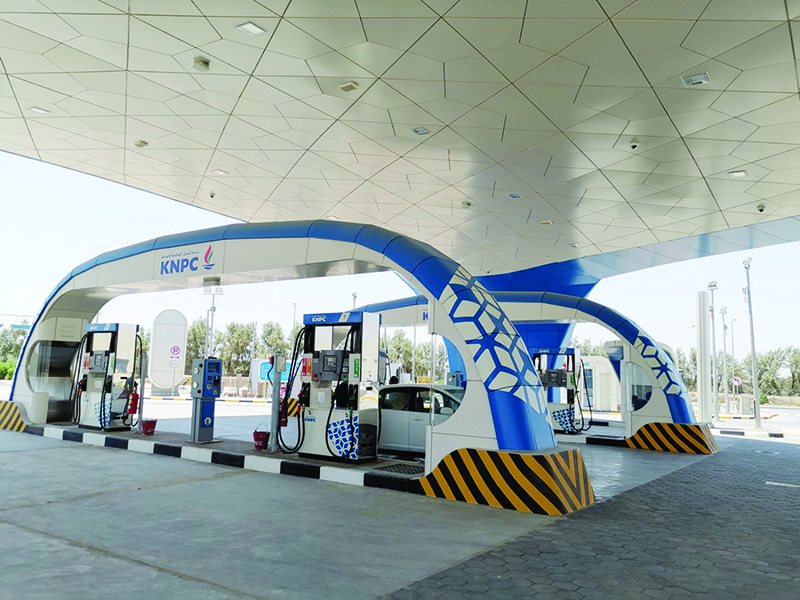 KUWAIT: The new fuel station KNPC inaugurated in Al-Abdali. — KUNA