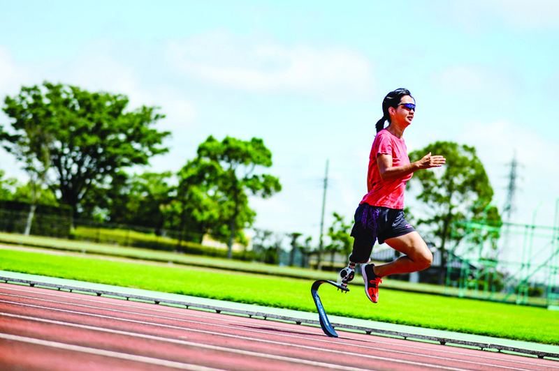 In this picture taken on August 31, 2020 shows Japanese athlete Sayaka Murakami practicing at Matsuyamashita Park in Inzai of Chiba. (Photo by Philip FONG / AFP)