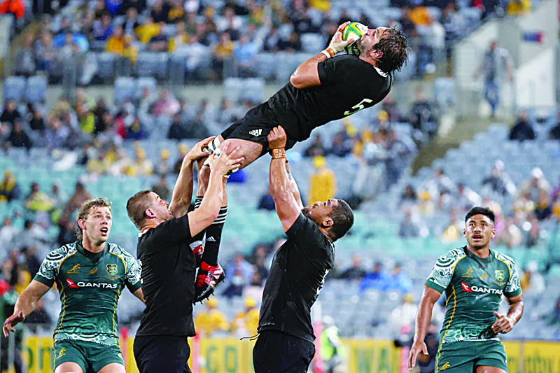 New Zealand's Sam Whitelock wins lineout ball during the Tri-Nations and Bledisloe Cup match between Australia and New Zealand in Sydney on October 31, 2020. (Photo by David Gray / AFP) / --IMAGE RESTRICTED TO EDITORIAL USE - STRICTLY NO COMMERCIAL USE--