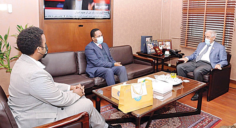 KUWAIT: Ethiopian Ambassador to Kuwait Abdulfattah Hassan meets with chairman of Kuwait Red Crescent Society (KRCS) Dr Hilal Al-Sayer. - KUNAn