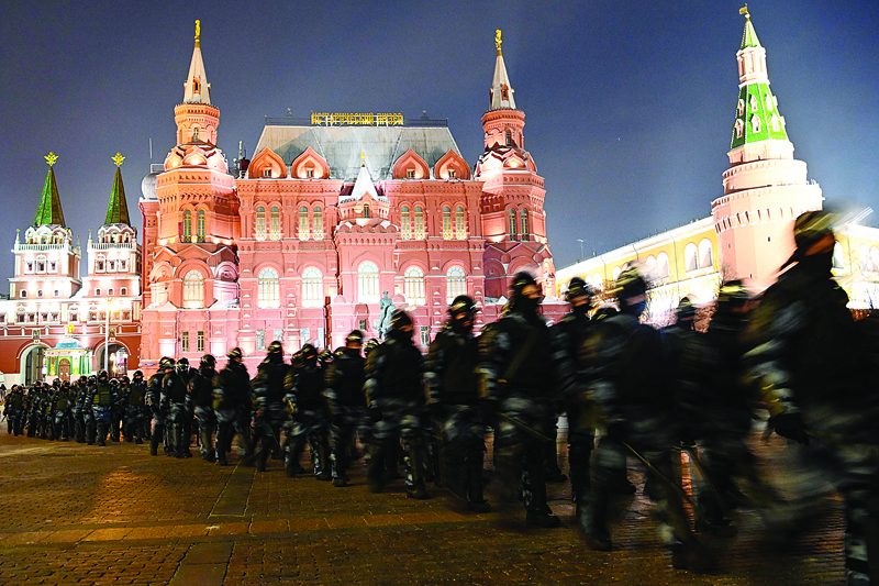 MOSCOW: Law enforcement officers block Moscow's Manezhnaya Square.-AFP n