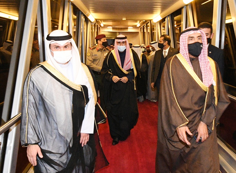 KUWAIT: HH the Amir Sheikh Nawaf Al-Ahmad Al-Jaber Al-Sabah is received by senior officials after he returned to Kuwait yesterday after medical checkups abroad. – Amiri Diwann