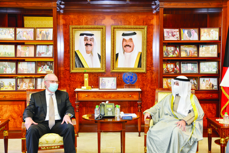 KUWAIT: Foreign Minister Sheikh Dr Ahmad Nasser Al-Mohammad Al-Sabah meets US Special Envoy to Yemen Timothy Lenderking. - KUNAnnnn
