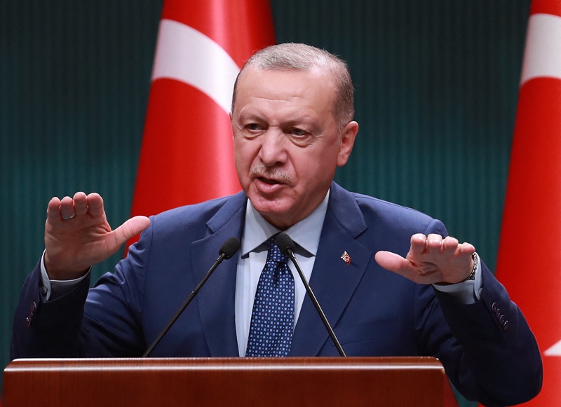 ANKARA: In this photo taken on March 29, 2021, Turkish President Recep Tayyip Erdogan gives a press conference after a cabinet meeting at the presidential complex. - AFP n