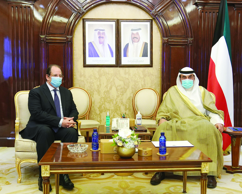 KUWAIT: His Highness the Prime Minister Sheikh Sabah Khaled Al-Hamad Al-Sabah meets the Director of Egypt's General Intelligence Service Abbas Kamel. - KUNAn