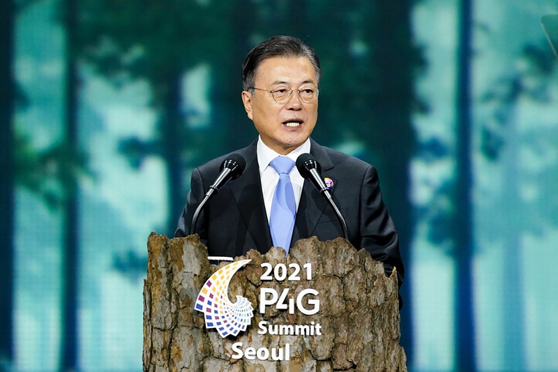 SEOUL: South Korean President Moon Jae-in speaks at the opening ceremony of the P4G summit yesterday. - AFP n