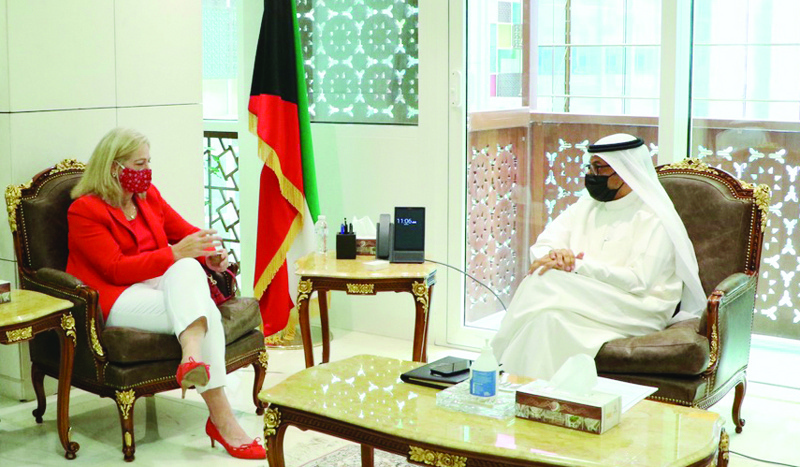 KUWAIT: Minister of Finance and Minister of State for Economic Affairs and Investment Khalifa Hamadah meets US Ambassador to Kuwait Alina Romanowski. - KUNA photosn