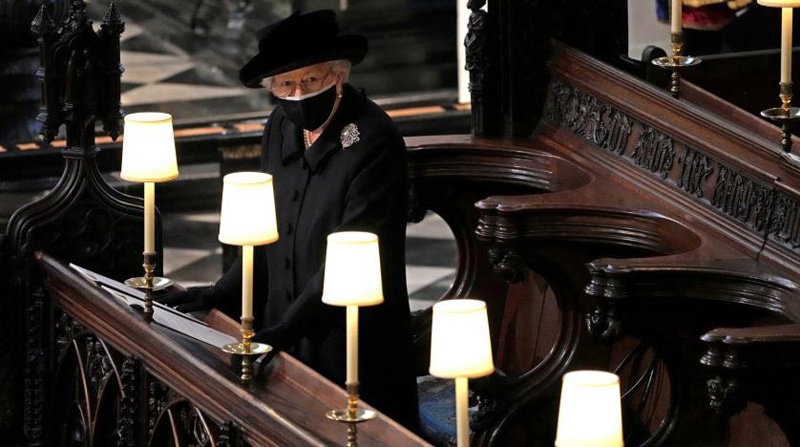 Britain's Queen Elizabeth is seen during the funeral of Britain's Prince Philip at St George's Chapel. --Reutersn