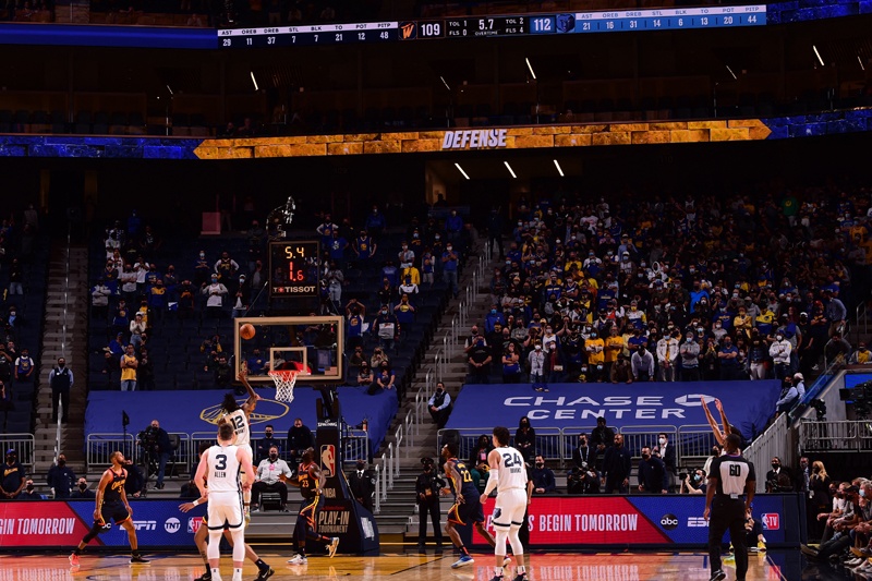 SAN FRANCISCO: Ja Morant #12 of the Memphis Grizzlies shoots the ball to with the game against the Golden State Warriors during the 2021 NBA Play-In Tournament on Friday at Chase Center in San Francisco, California. – AFPn