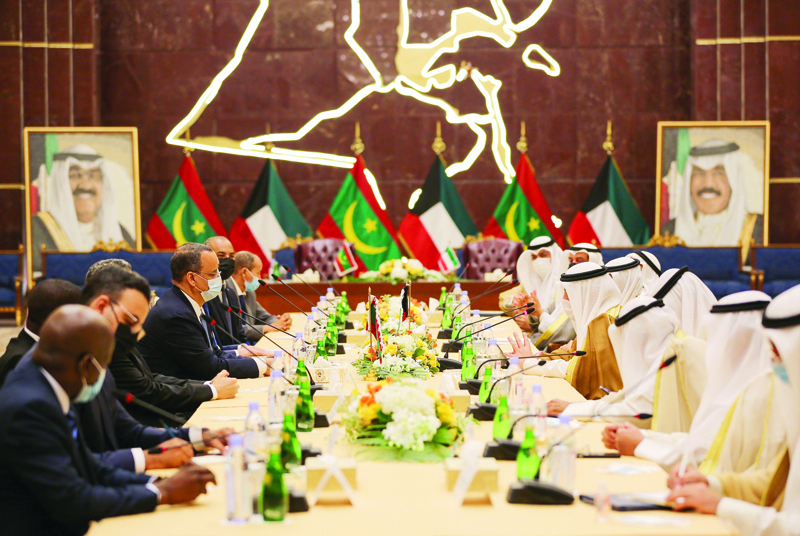 KUWAIT: Kuwait, Mauritanian officials held talks at the Kuwait Foreign Ministry headquarters yesterday. - KUNAnn