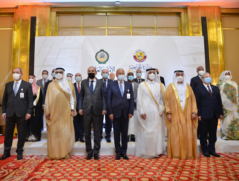 DOHA: Kuwait Foreign Minister and Minister of State for Cabinet Affairs Sheikh Dr Ahmad Nasser Mohammad Al-Sabah seen with Arab Foreign Ministers in Doha. - KUNAnn