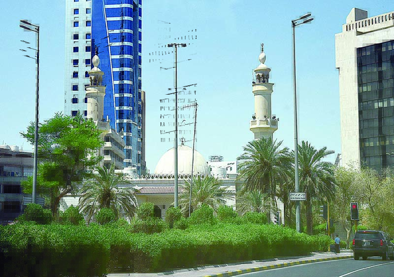 KUWAIT: Al-Shamlan Mosque in the middle of the Ali Bin Shamlan Square in downtown Kuwait City. - Photo by Fouad Al-Shaikhnn