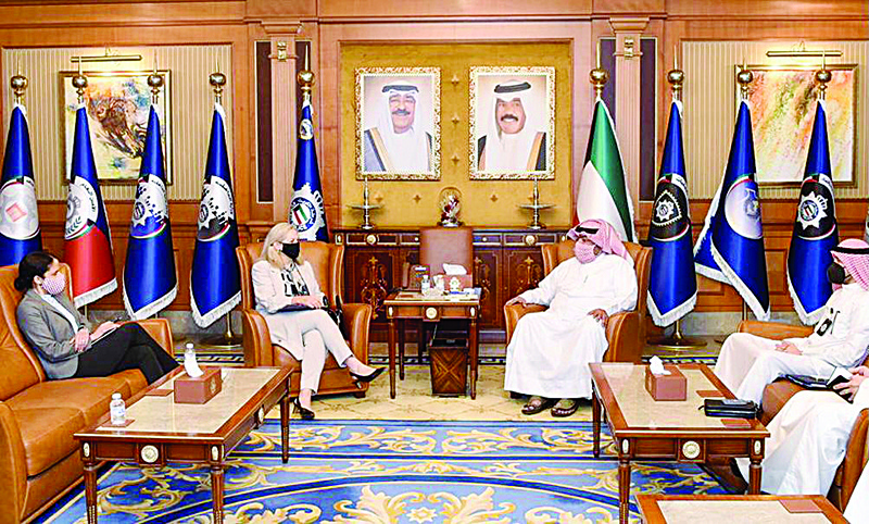 KUWAIT: Interior Minister Sheikh Thamer Ali Sabah Al-Salem Al-Sabah meets US Ambassador to Kuwait Alina L Romanowski. - KUNA n